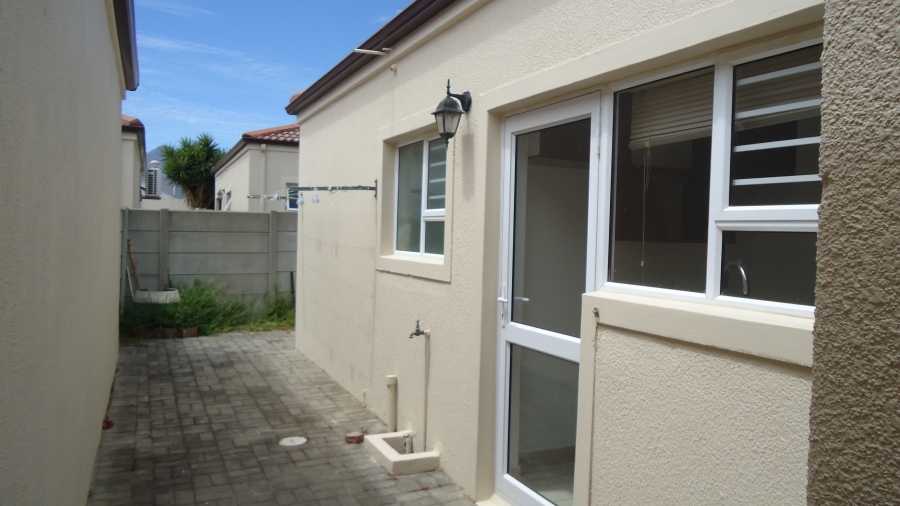 2 Bedroom Property for Sale in Admirals Park Western Cape